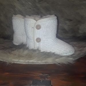 4/5 Toddler UGG Boots
